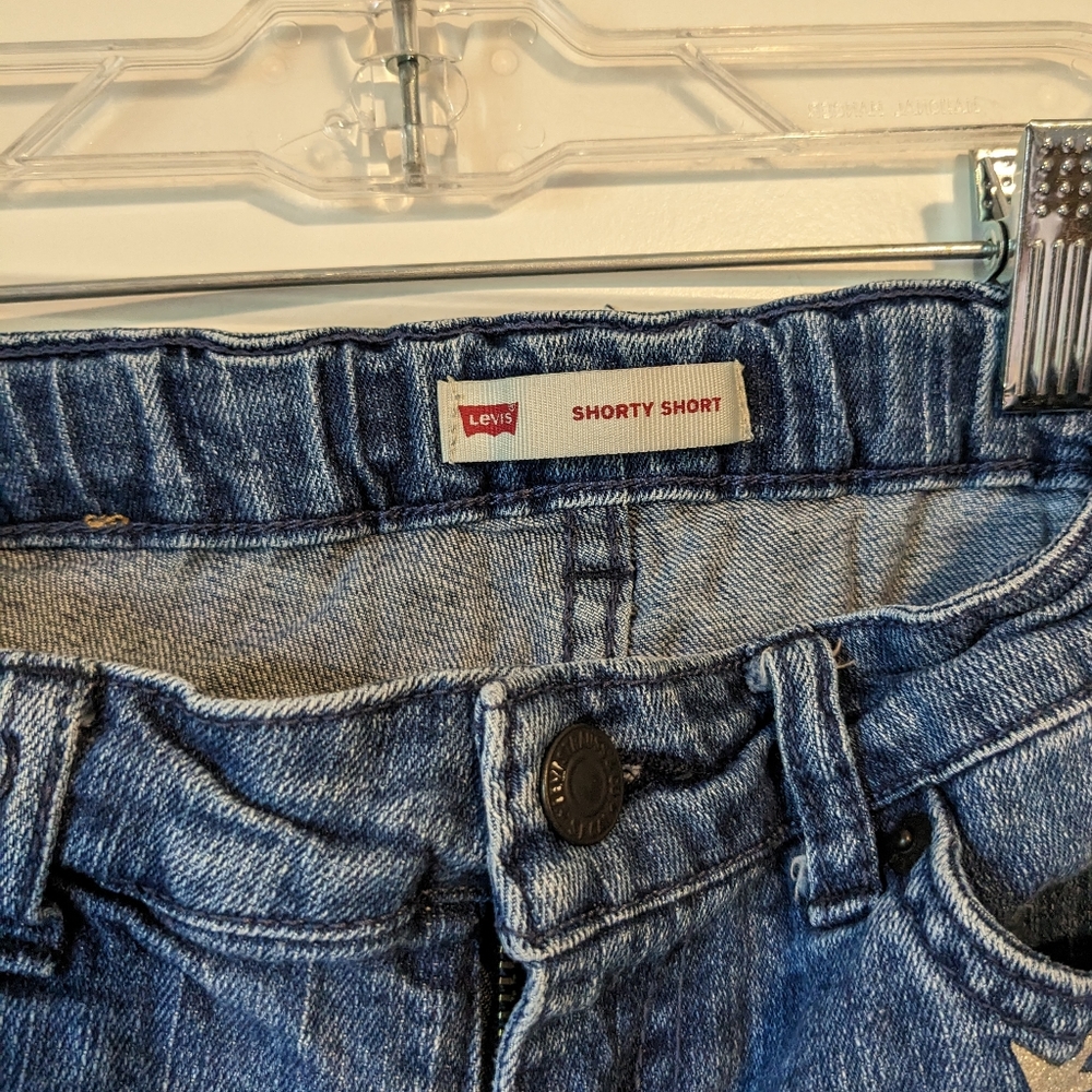 Girls Levi shorts - Picture 2 of 5